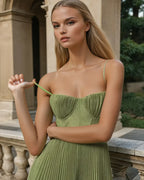 Vestido Olivia – Elegancia moderna con espalda descubierta