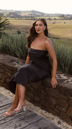 Thesa | Vestido de satén sin mangas