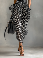 Vestido Maxi de Chiffon con Estampado de Lunares y Cuello Alto